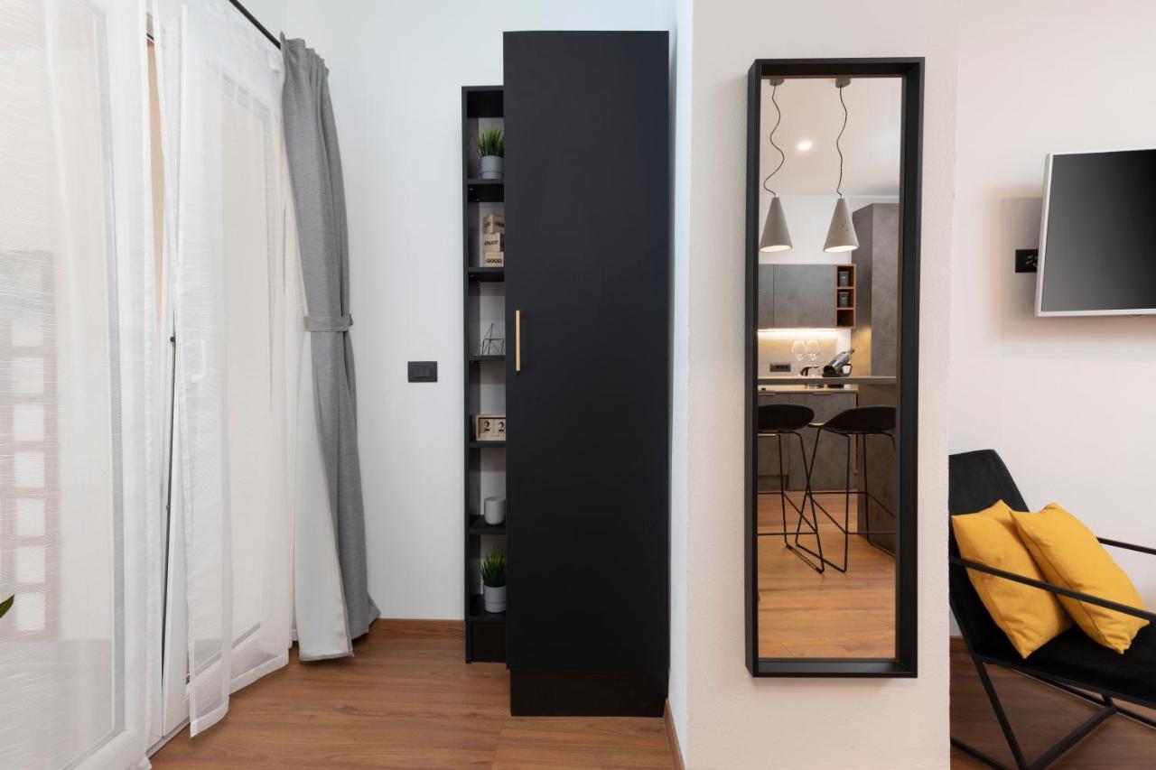 Deluxe Rooms And Apartments Korzo Póla Kültér fotó